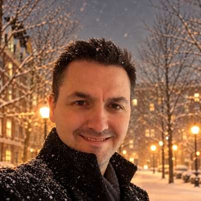 Adrian Lotz